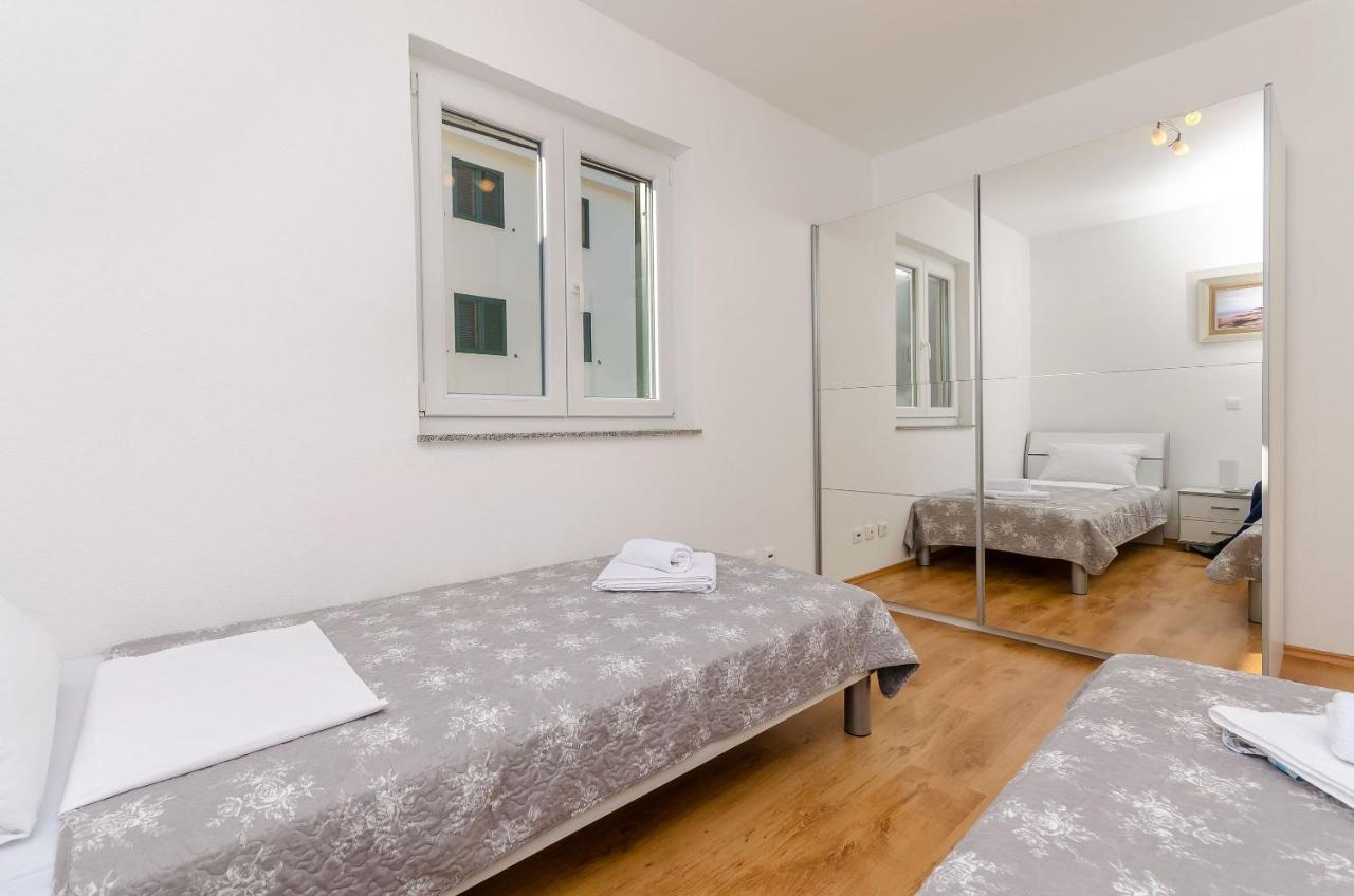 Apartments Mia Trogir Exterior foto